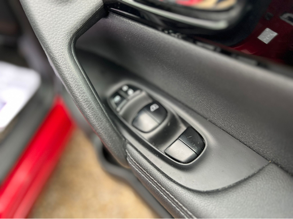 2017 Nissan Qashqai ==1.5 DCI TEKNA //FULL LEATHER//PAN ROOF//HEATED SEATS== €11,950