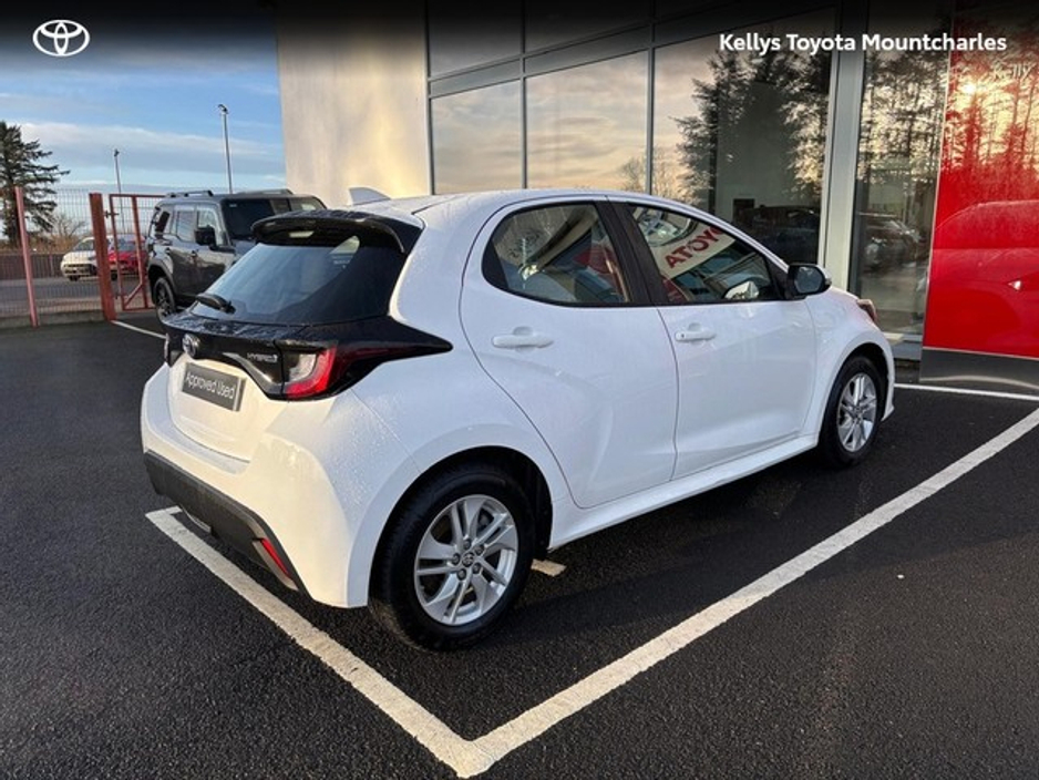 2024 Toyota Yaris YARIS 1.5 HYBRID LUNA