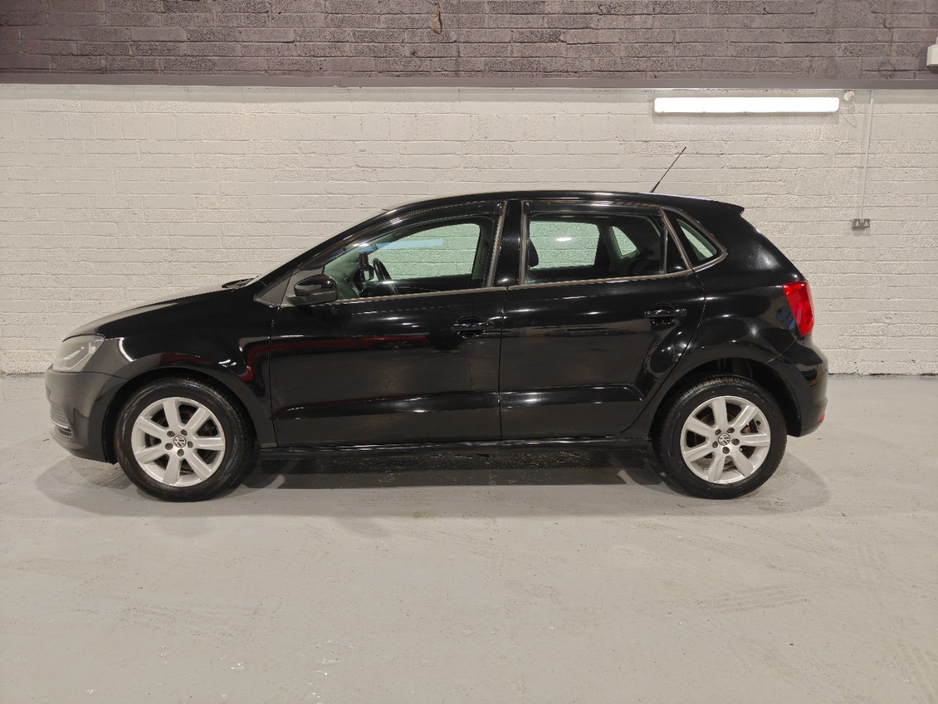 2015 Volkswagen Polo - image 3