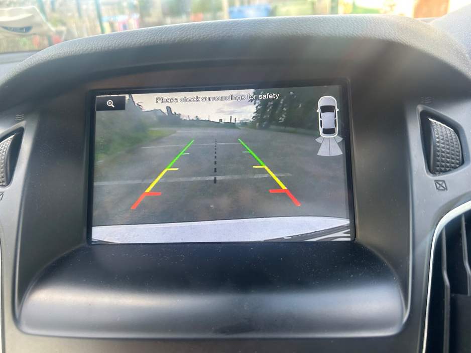 2016 Ford Focus - image 4