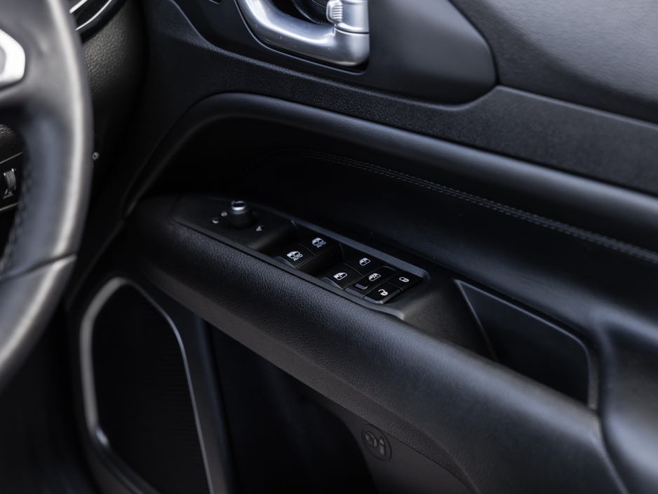 2025 Jeep Compass - image 21