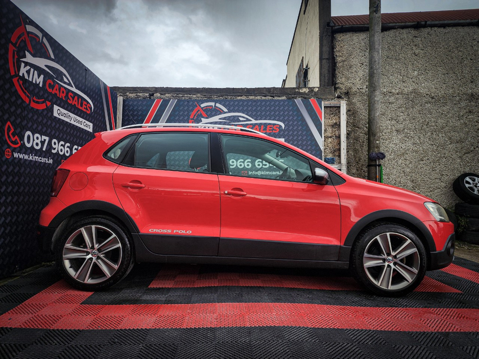 2013 Volkswagen Polo - image 9