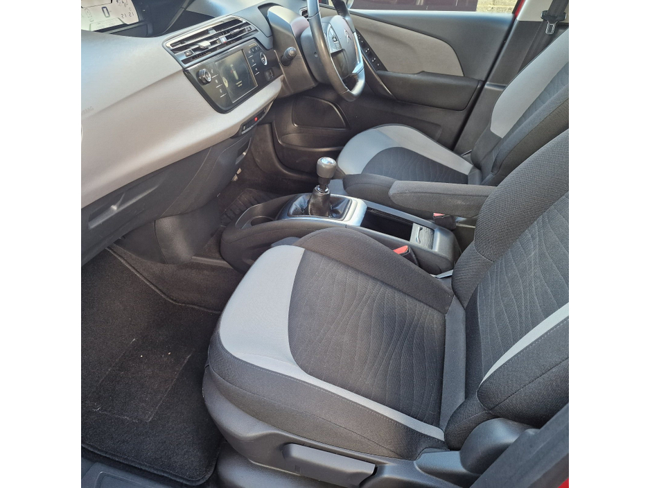 2015 Citroen Grand C4 Picasso - image 10