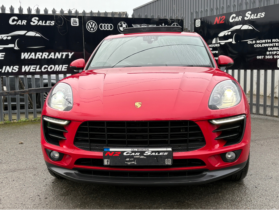 2017 Porsche Macan - image 2