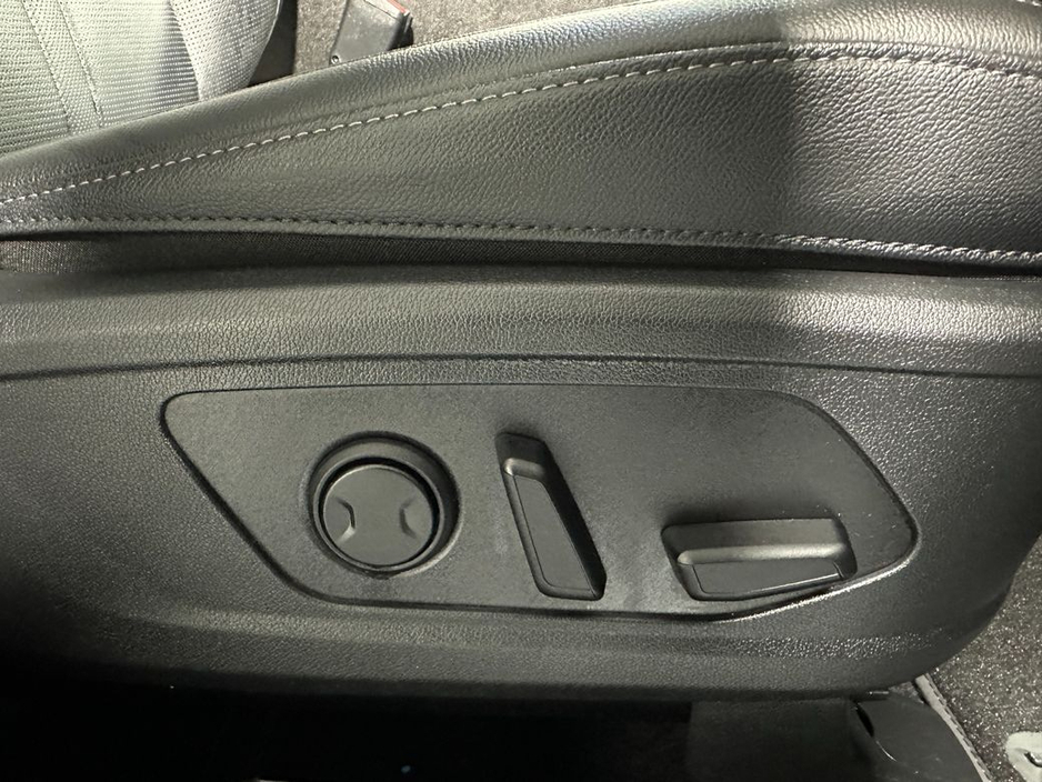 2025 Kia Sorento - image 22