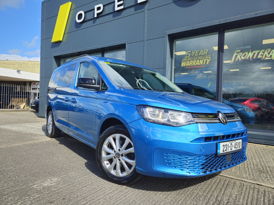 2023 Volkswagen Caddy Maxi Life - image 2