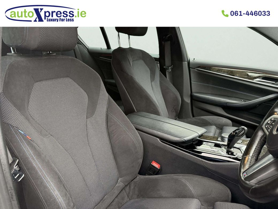 2017 BMW 5 Series - image 8