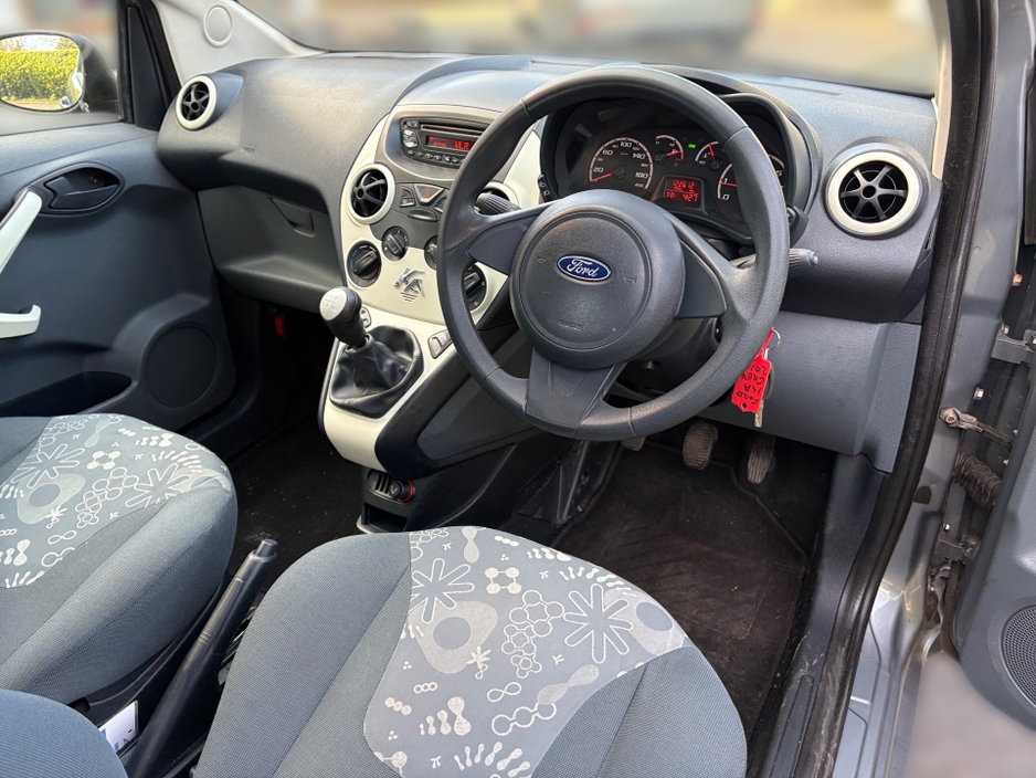 2010 Ford Ka - image 11