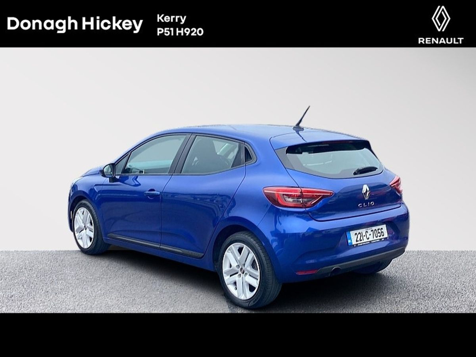 2022 Renault Clio - image 3