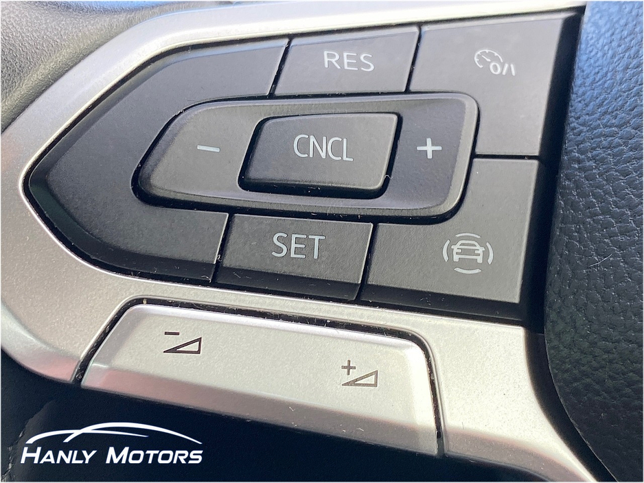 2020 Volkswagen Passat - image 18