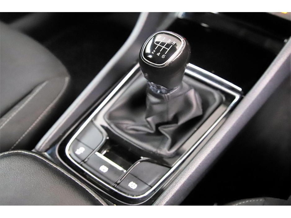 2021 Skoda Karoq - image 23