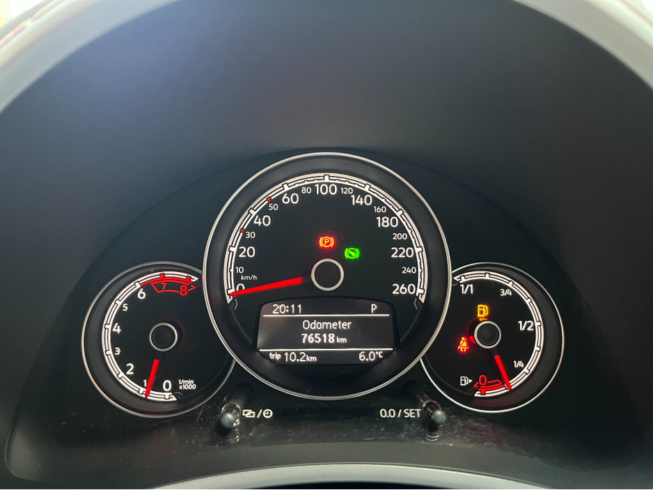 2017 Volkswagen Beetle - image 17