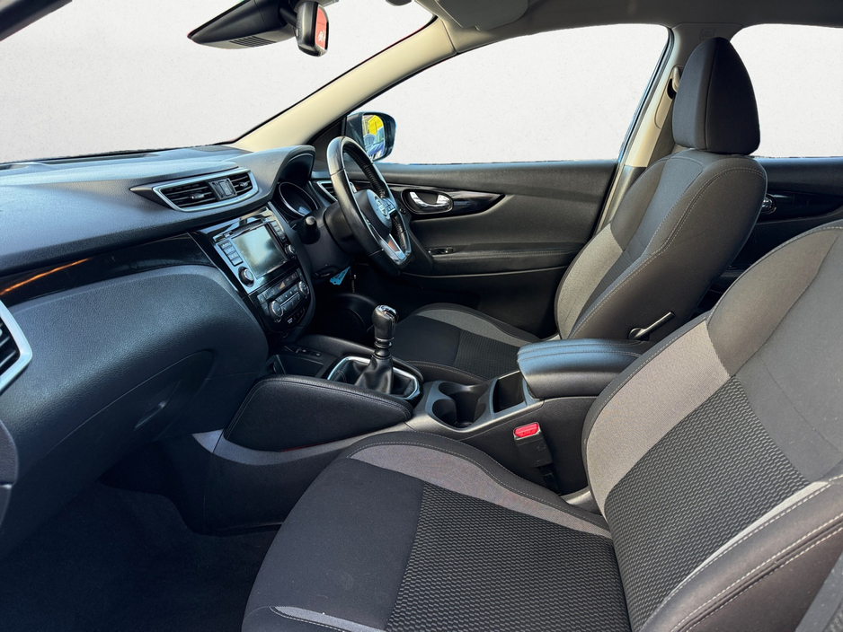 2017 Nissan Qashqai - image 6