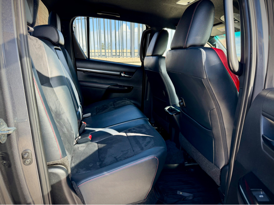 2023 Toyota Hilux - image 10