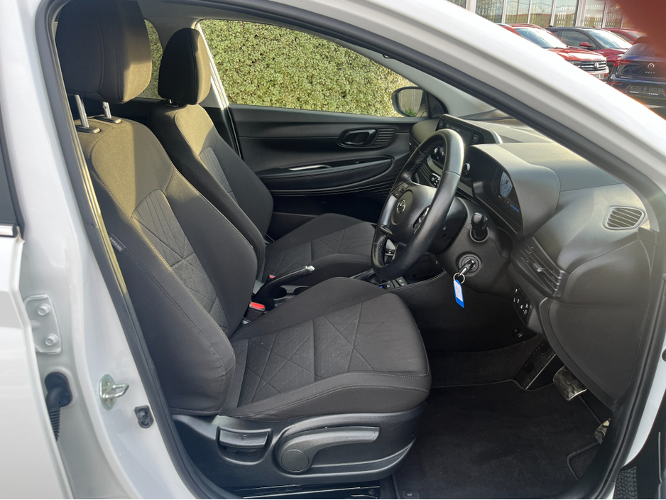 2023 Hyundai Bayon EXECUTIVE AUTOMATIC 1.0 PETROL //HEATED SEATS AND STEERING WHEEL//REVERSE CAMERA// €20,950