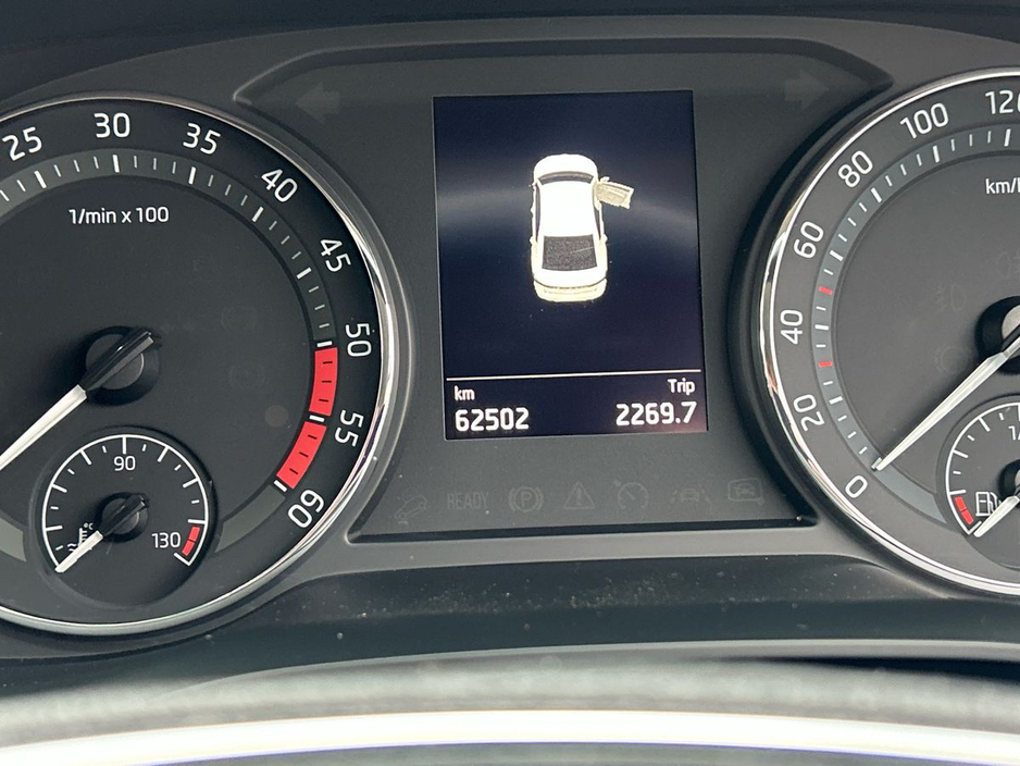 2022 Skoda Octavia - image 18