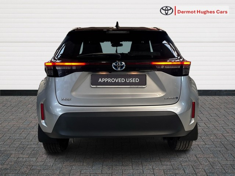 2023 Toyota Yaris Cross LUNA SPORT HYBRID AUTO €28,950