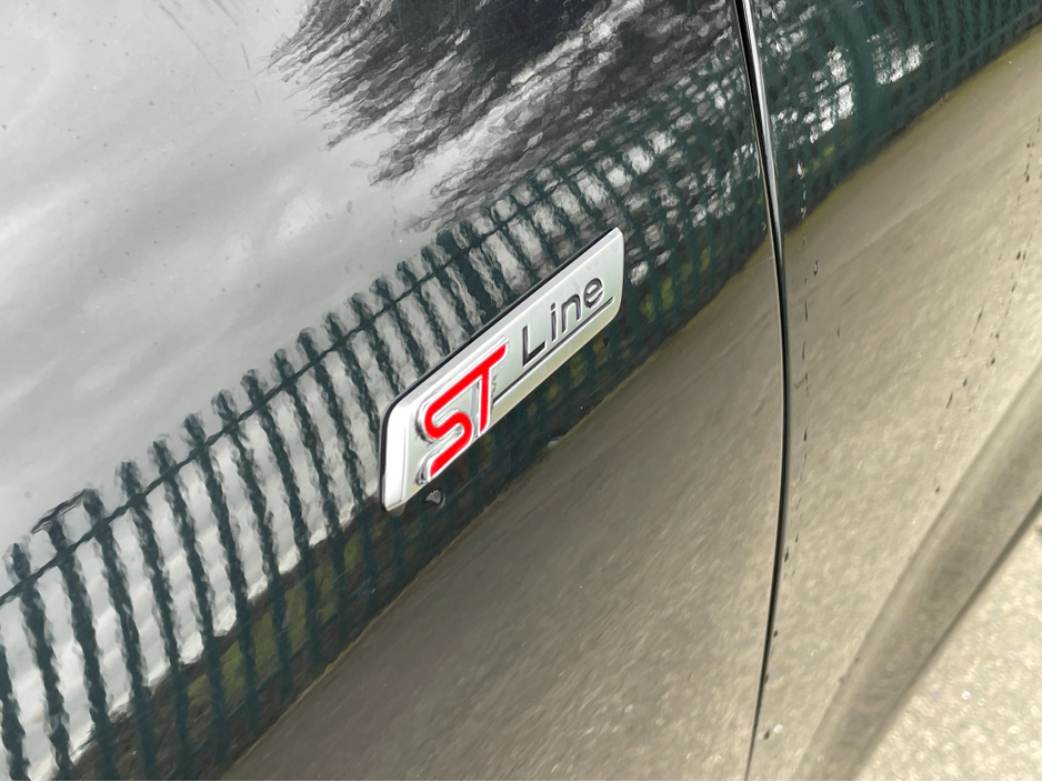 2022 Ford Kuga - image 14