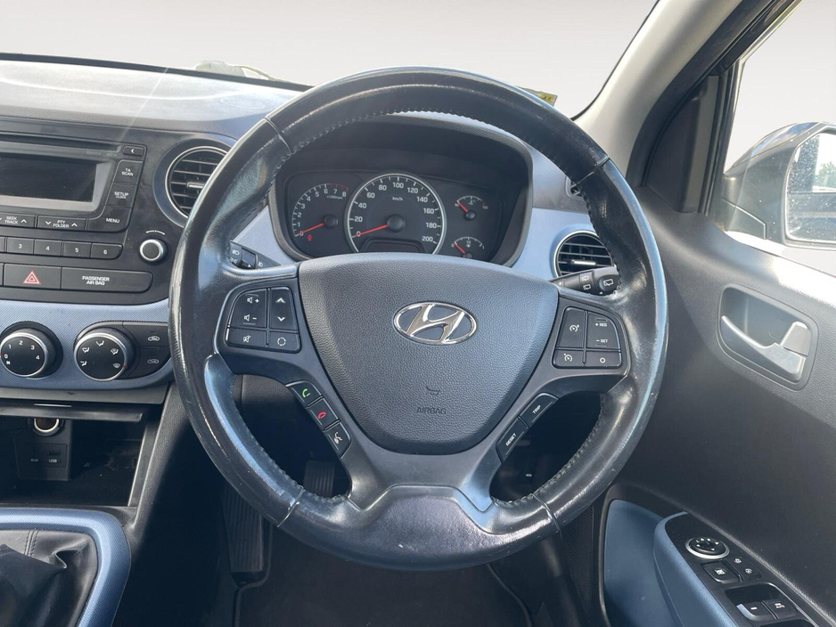 2015 Hyundai i10 - image 13