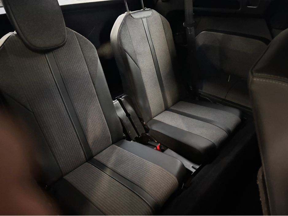 2023 Peugeot 5008 - image 12