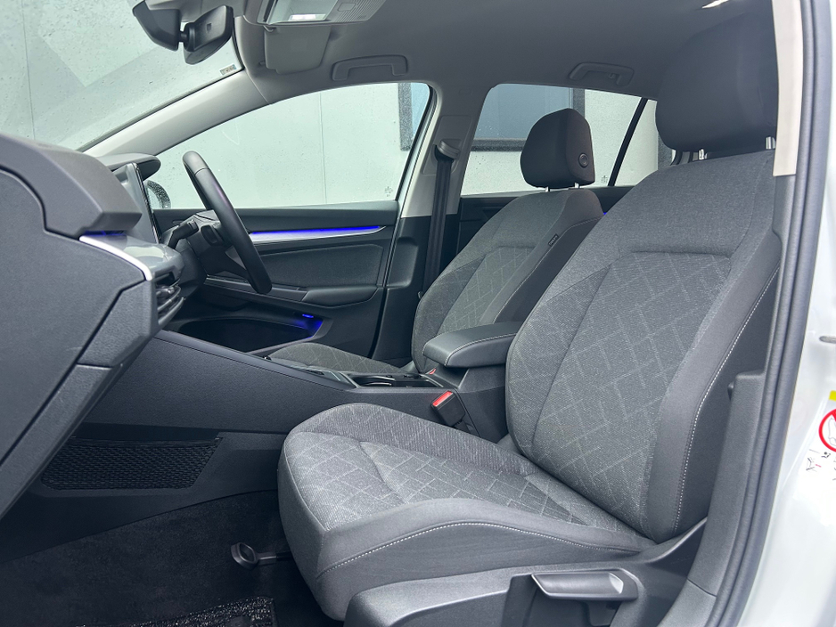 2024 Volkswagen Golf Volkswagen Golf Style DSG 2.0 TDI 2024 €30,950