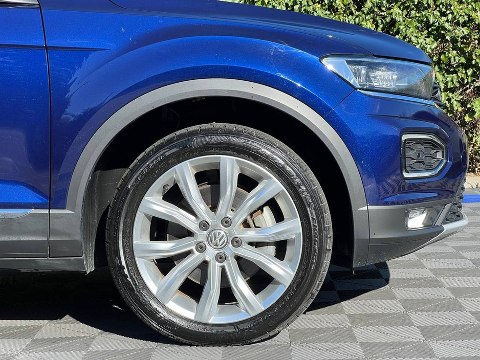 2020 Volkswagen T-Roc - image 9