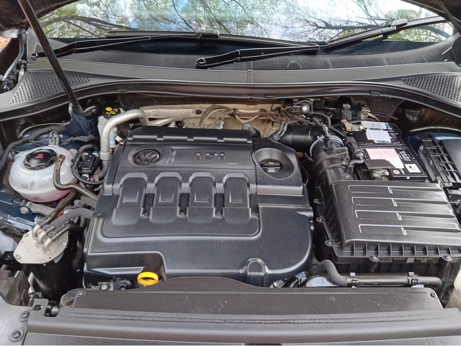 2018 Volkswagen Tiguan - image 38