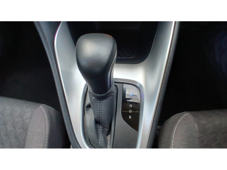 2023 Toyota Yaris 1.5 HYBRID LUNA 4DR AUTO €23,500