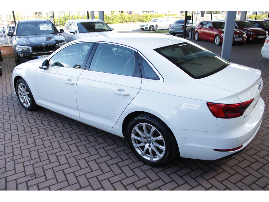 2016 Audi A4 - image 6