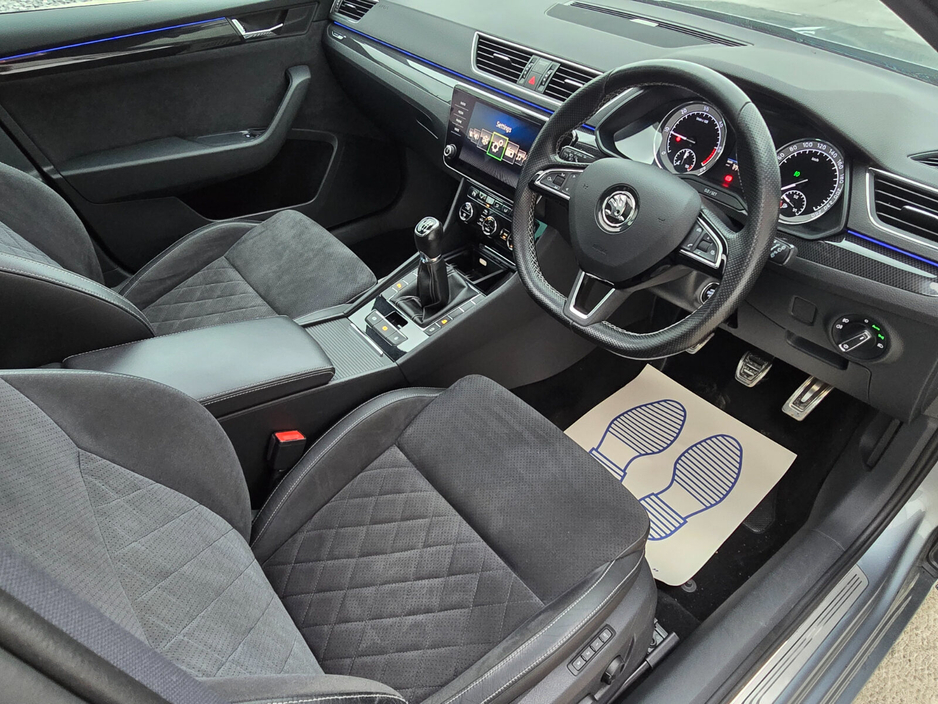 2018 Skoda Superb - image 21