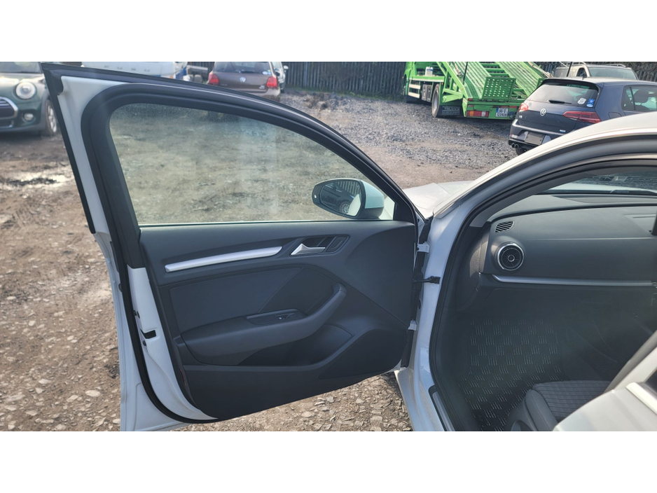 2014 Audi A3 - image 12