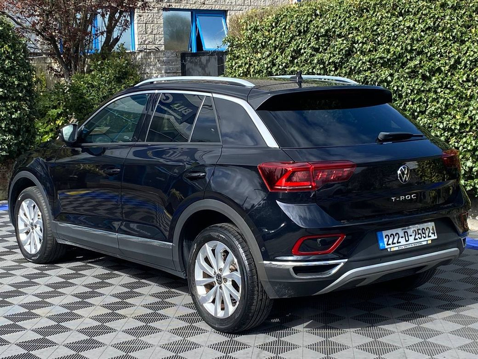 2022 Volkswagen T-Roc - image 5