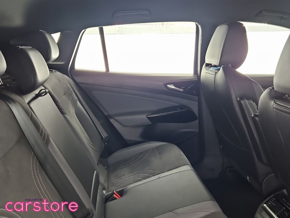 2023 Volkswagen ID.4 - image 10