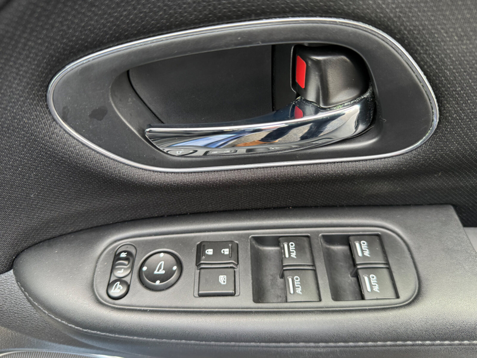 2017 Honda Vezel - image 20