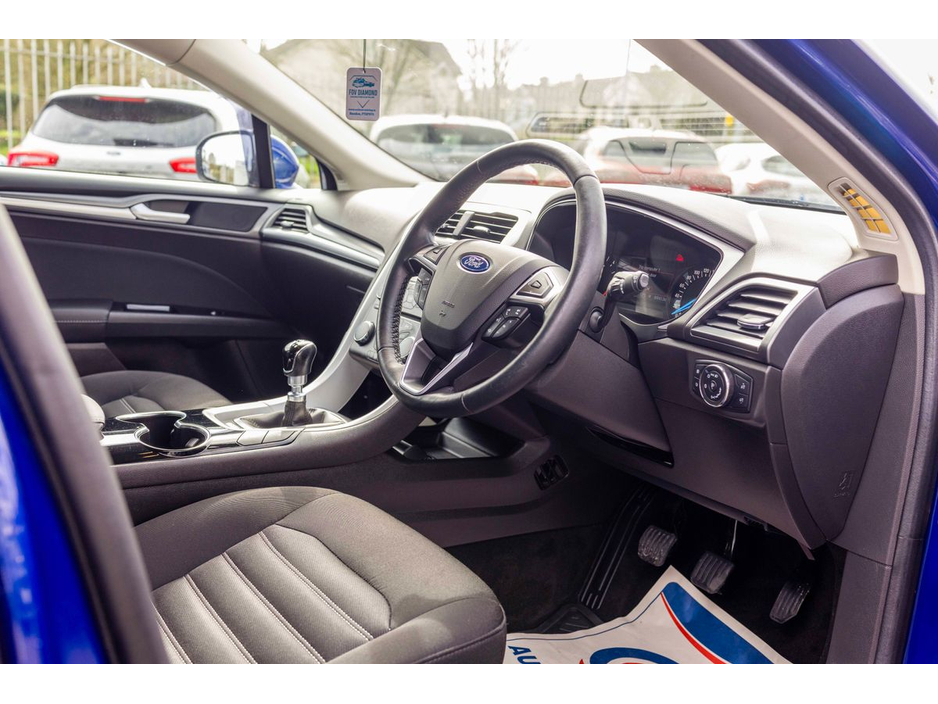 2017 Ford Mondeo - image 10