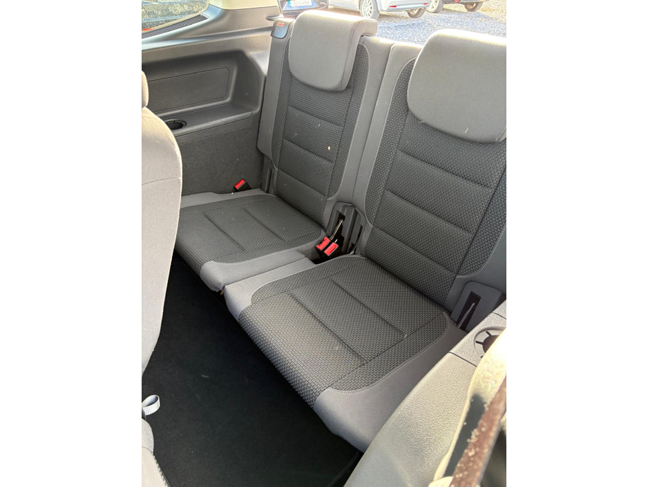 2014 Volkswagen Touran - image 10