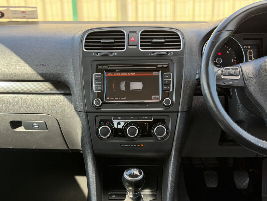 2012 Volkswagen Golf - image 14