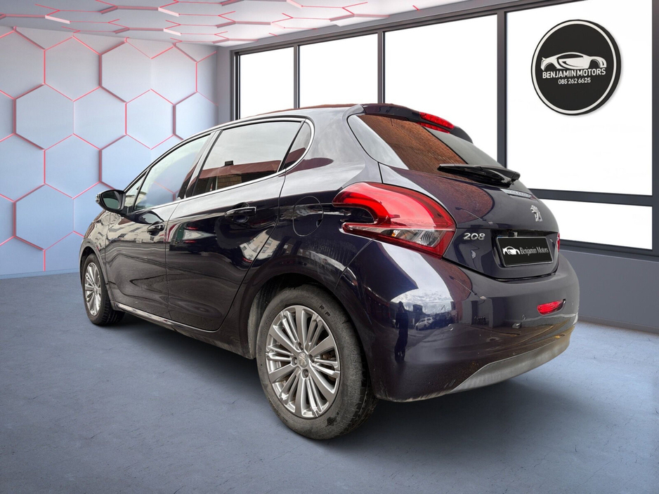 2017 Peugeot 208 - image 7