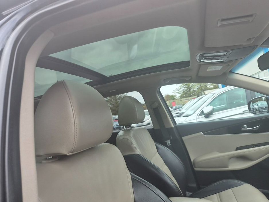 2018 Kia Sorento - image 10