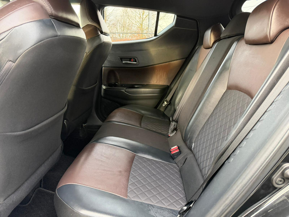 2017 Toyota C-HR (171) 1.8 HYBRID SPORT AUTO €18,950