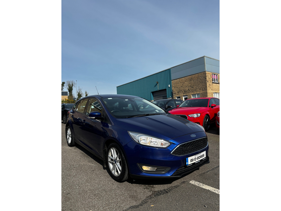 2015 Ford Focus - image 2