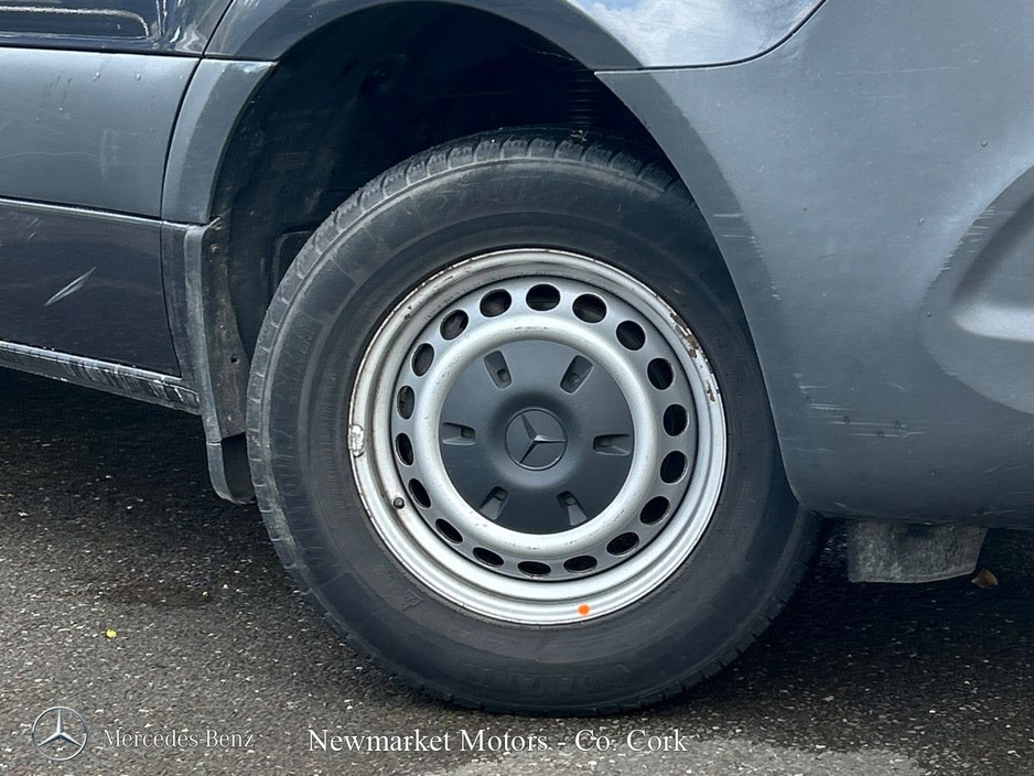 2021 Mercedes-Benz Sprinter - image 2