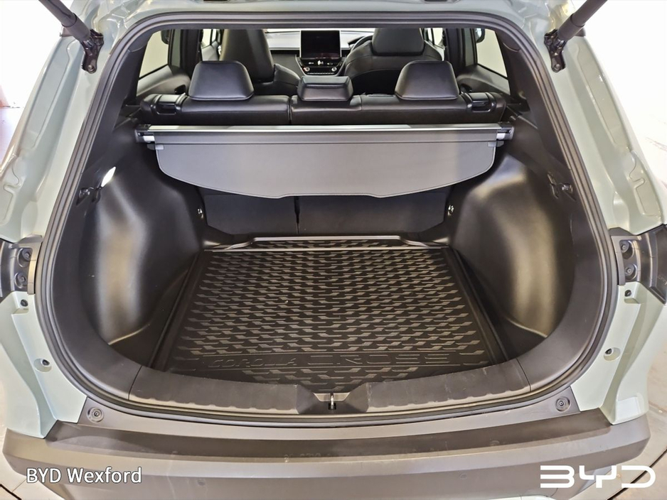 2025 Toyota Corolla Cross - image 13