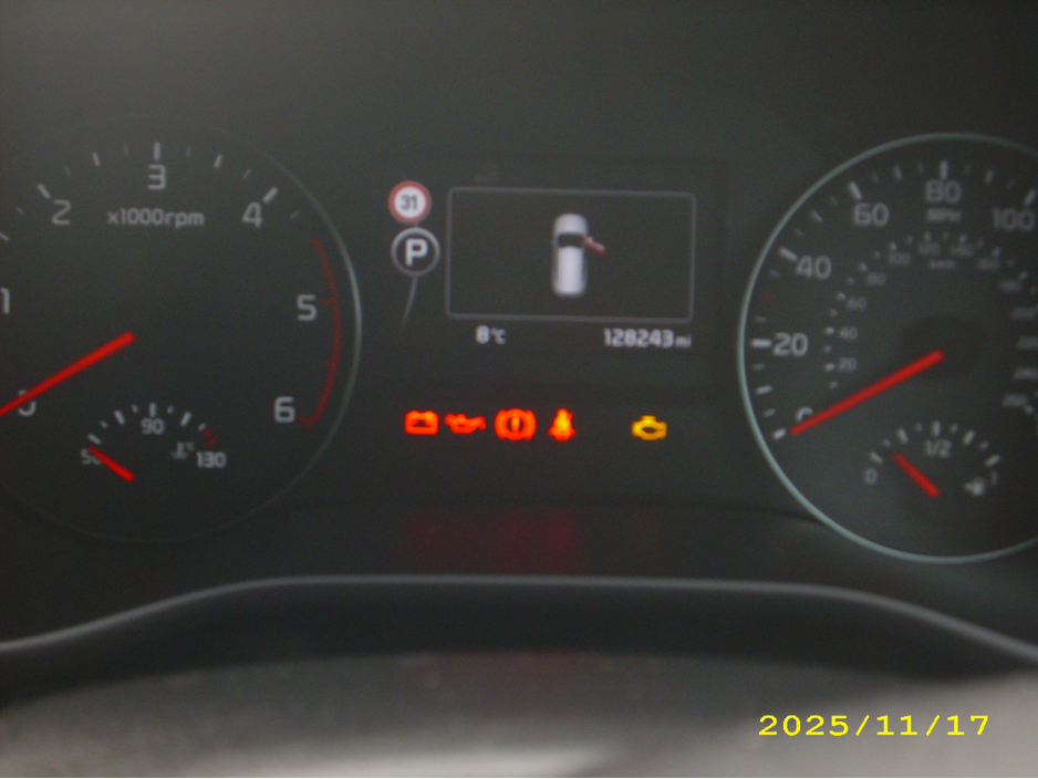 2016 Kia Sportage - image 5