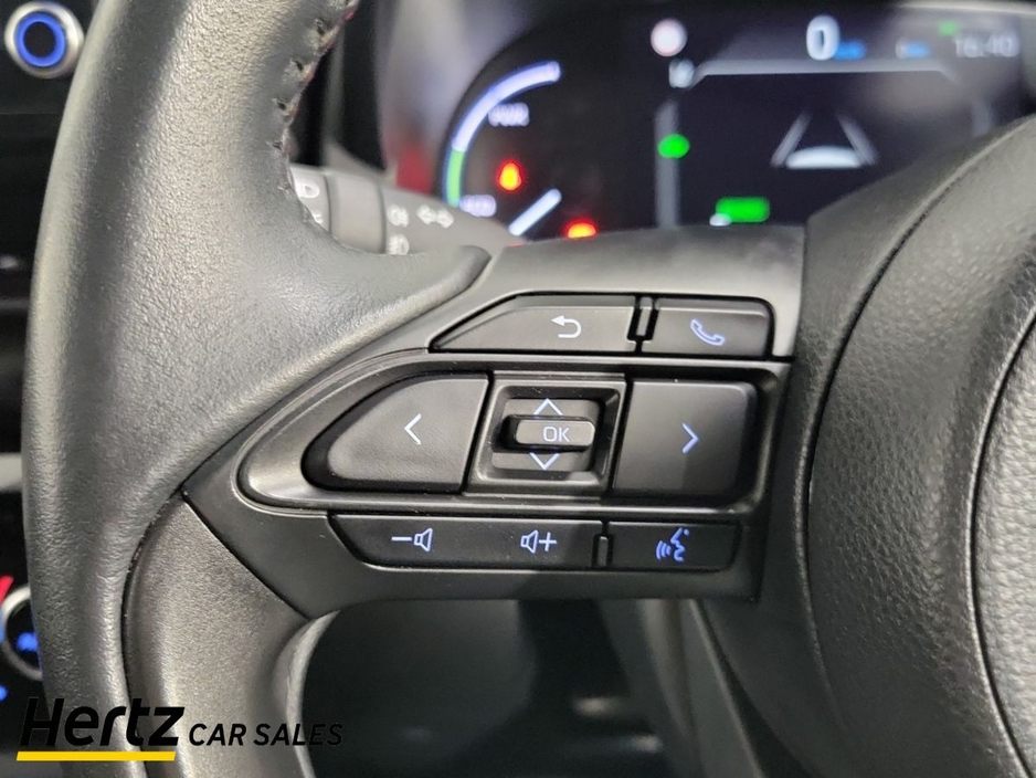 2023 Toyota Yaris Cross - image 23