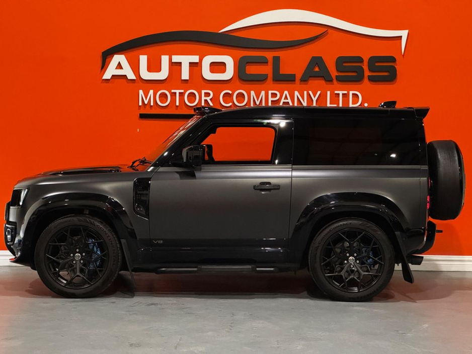 2023 Land Rover Defender - image 7