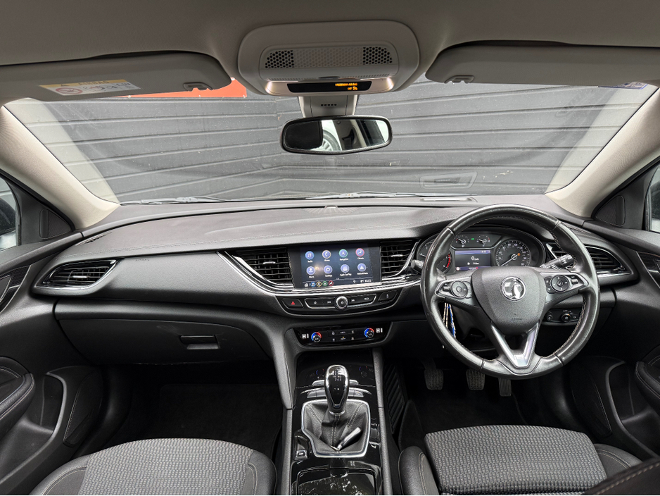 2018 Opel Insignia - image 13