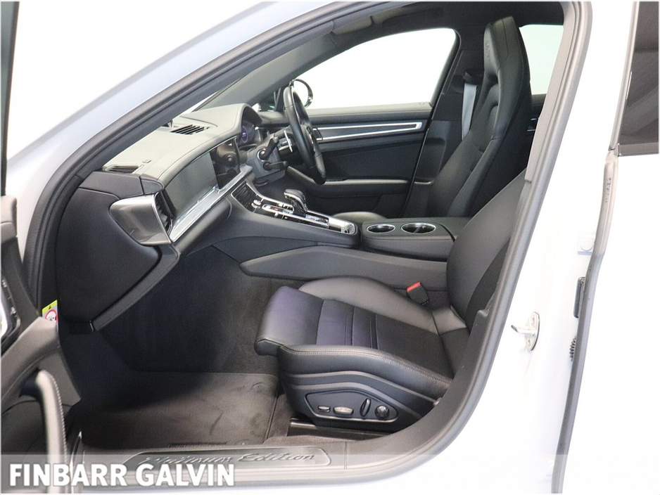 2023 Porsche Panamera - image 10