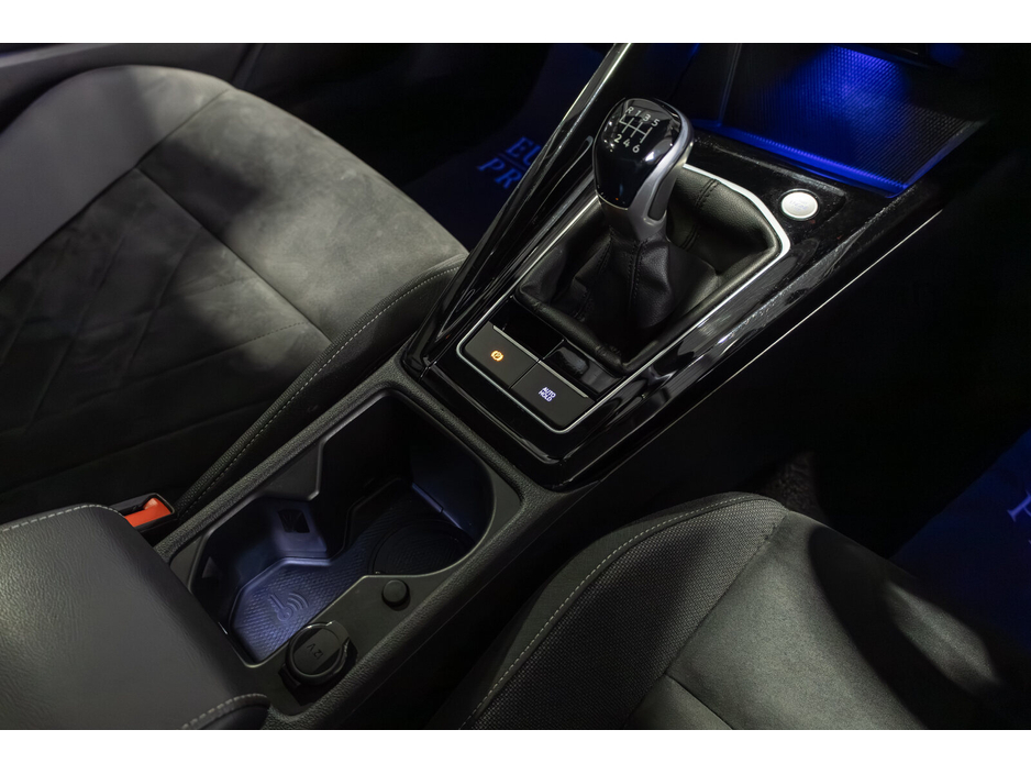 2023 Volkswagen Golf 2.0 TDI 115HP Style €28,450