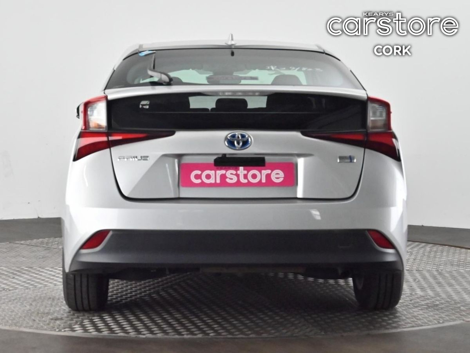 2019 Toyota Prius - image 4